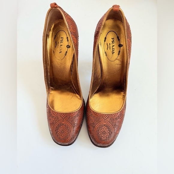 Prada Vintage Brown Leather Floral embroidered chunky heel pumps EU 38.5 - Picture 2 of 9